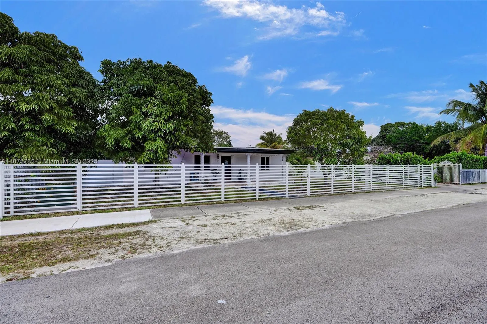 1011 NW 140th Ter