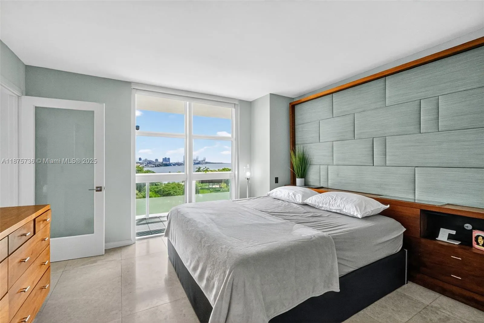 50 Biscayne Blvd, #710