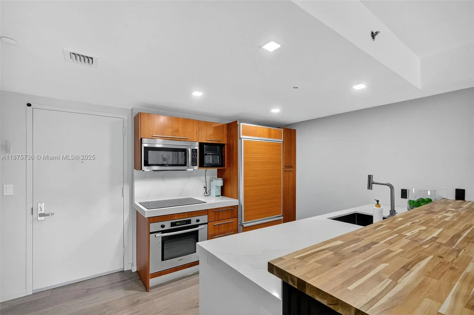 50 Biscayne Blvd, #710