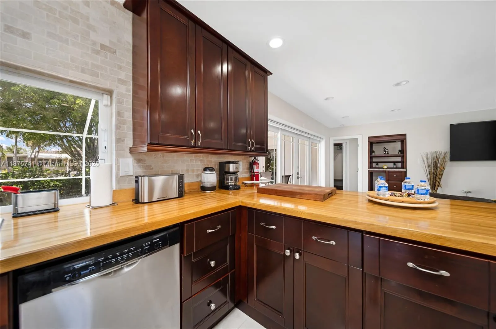 31 SE 12th St