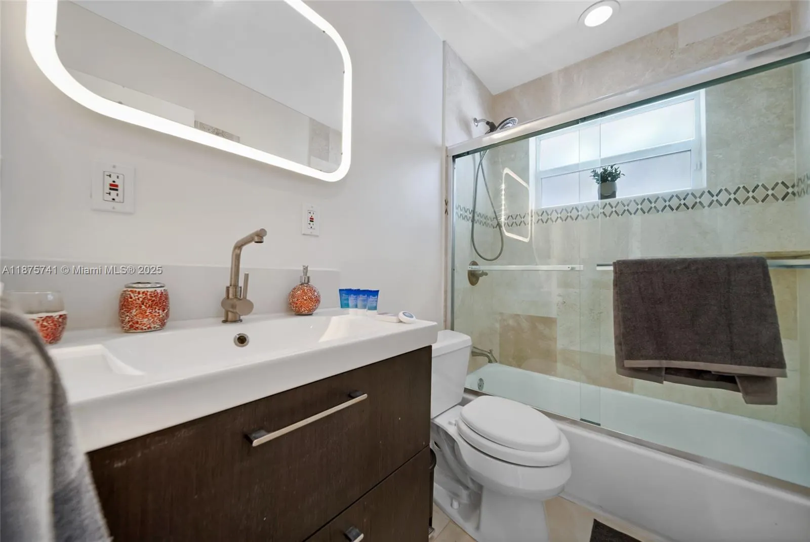 31 SE 12th St