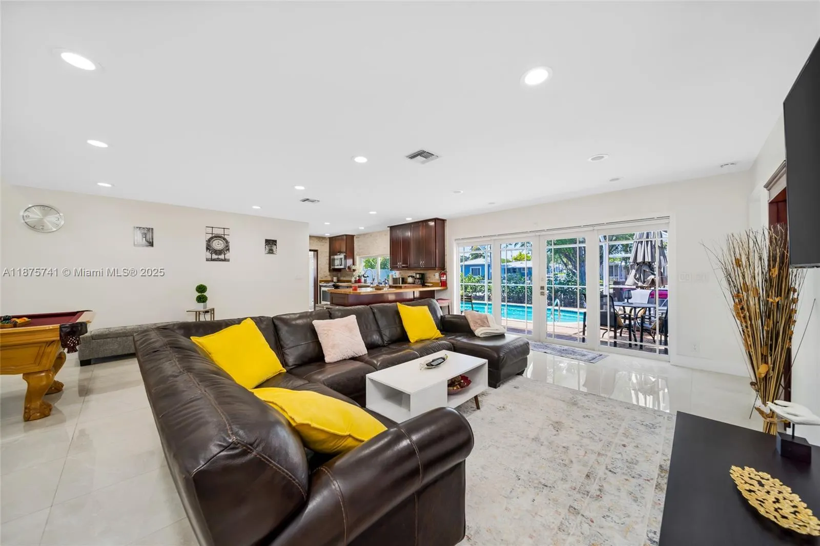 31 SE 12th St