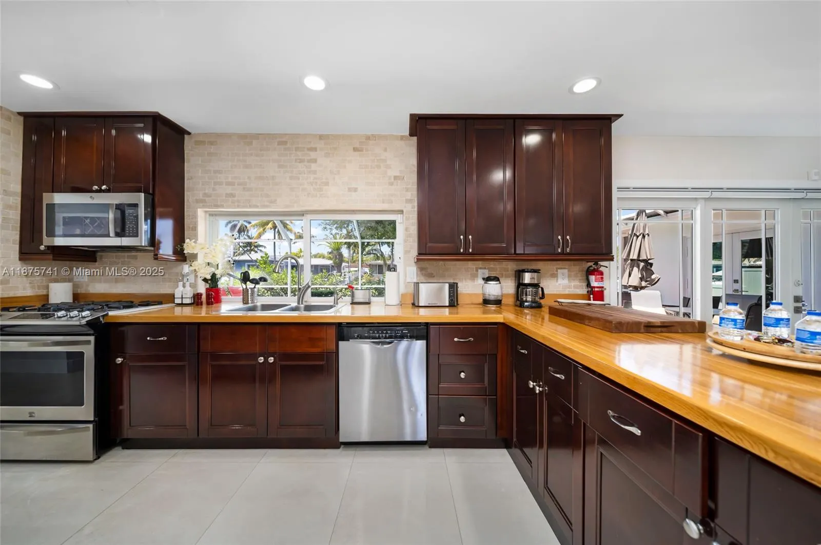 31 SE 12th St