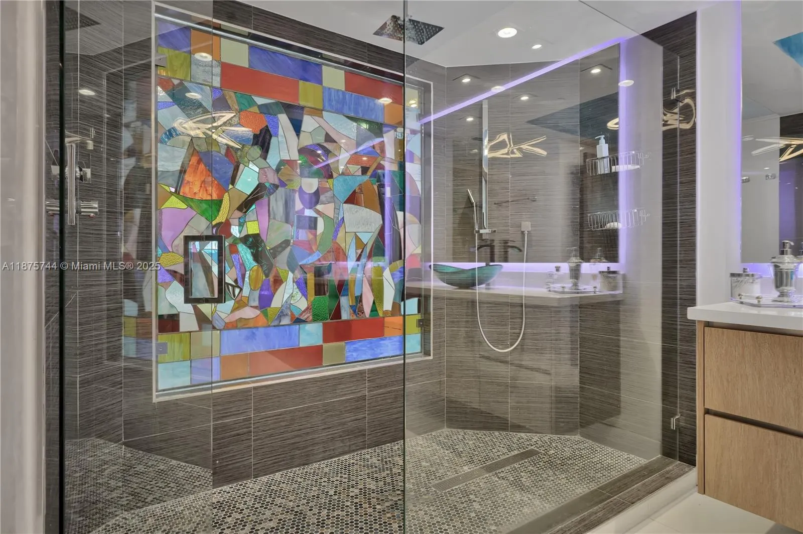 4779 Collins Ave, #1805