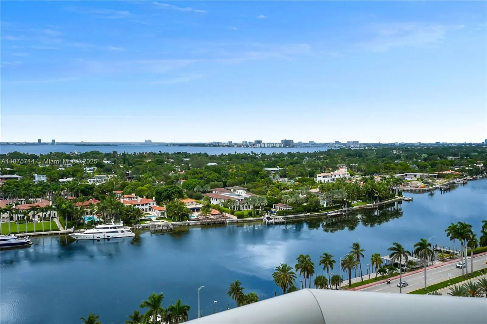 4779 Collins Ave, #1805