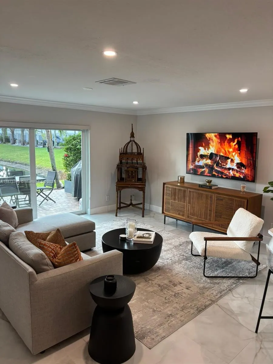 16207 Sierra Palms Dr