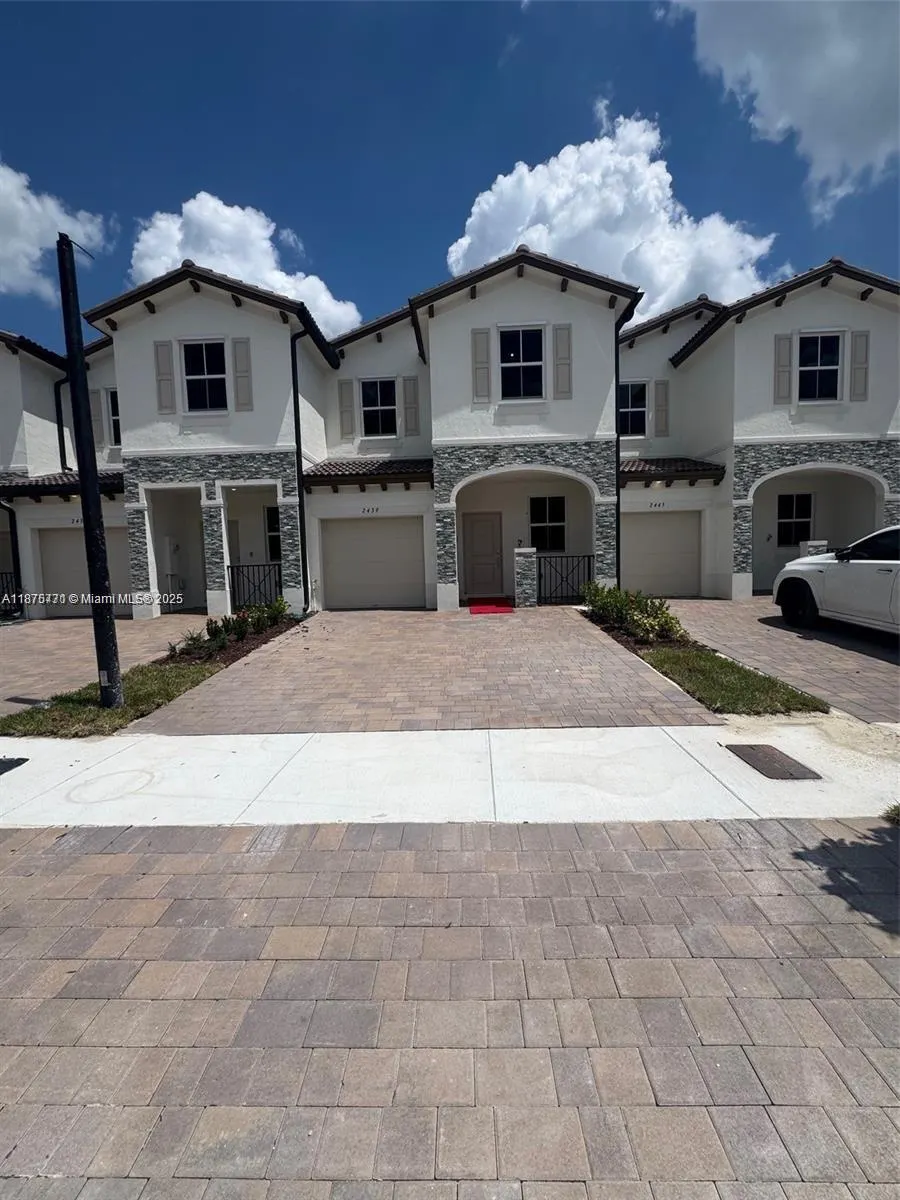 2516 SE 27th Dr, #2439