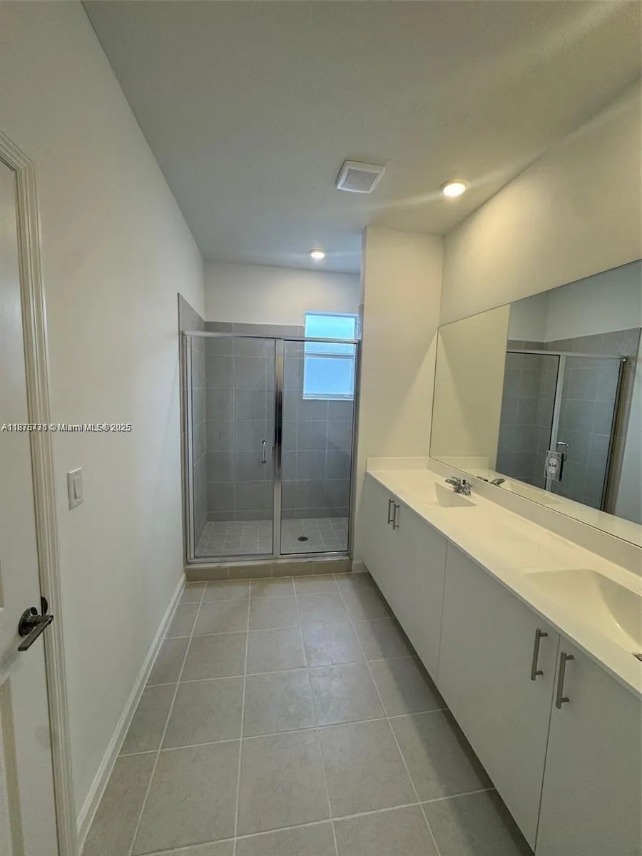 2516 SE 27th Dr, #2439