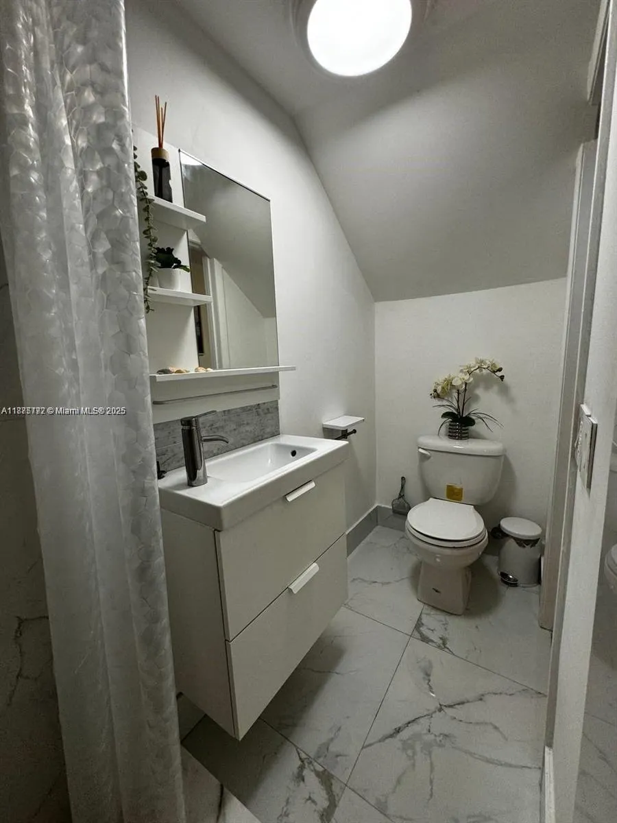1001 Three Islands Blvd, #31