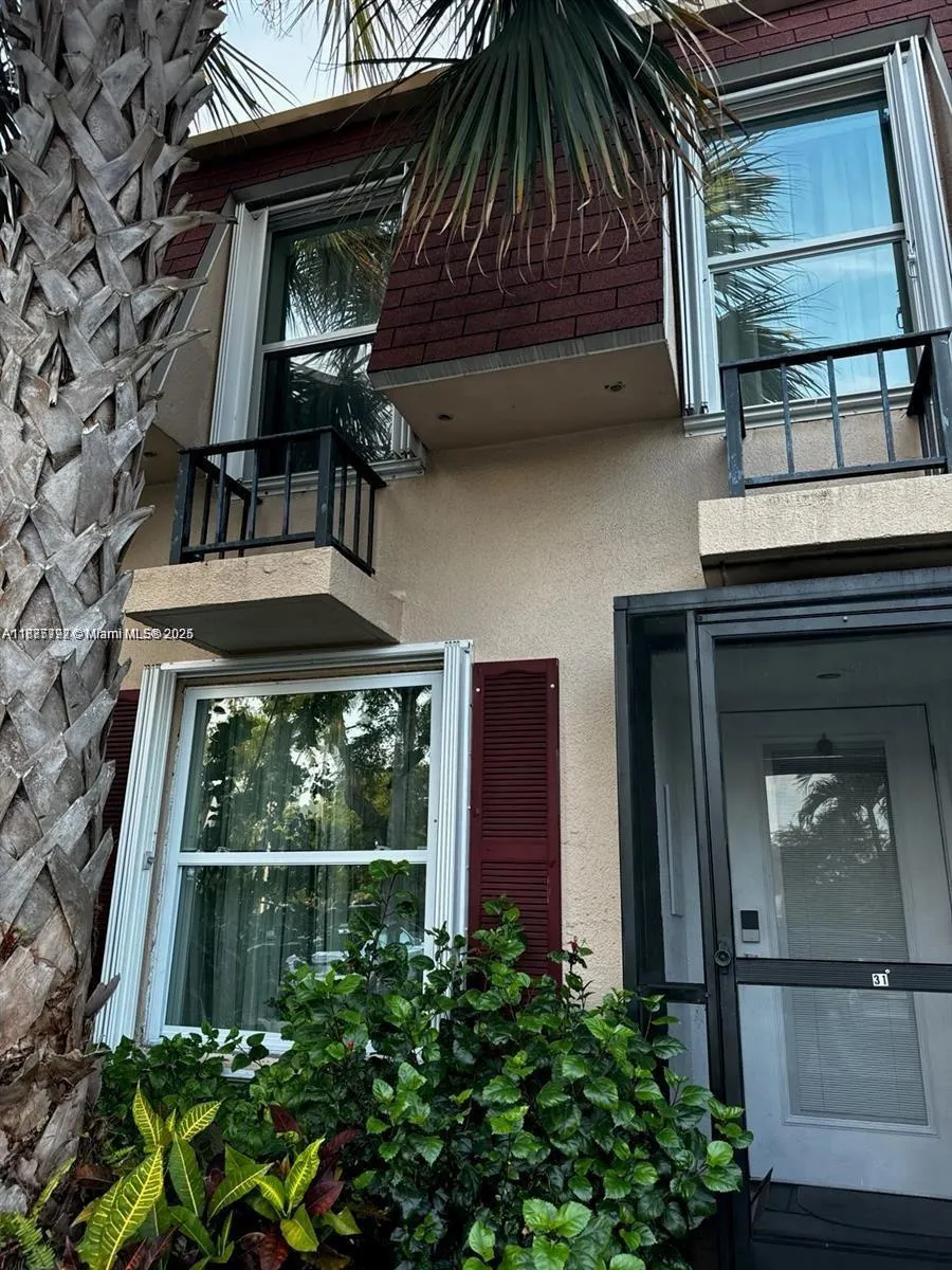 1001 Three Islands Blvd, #31