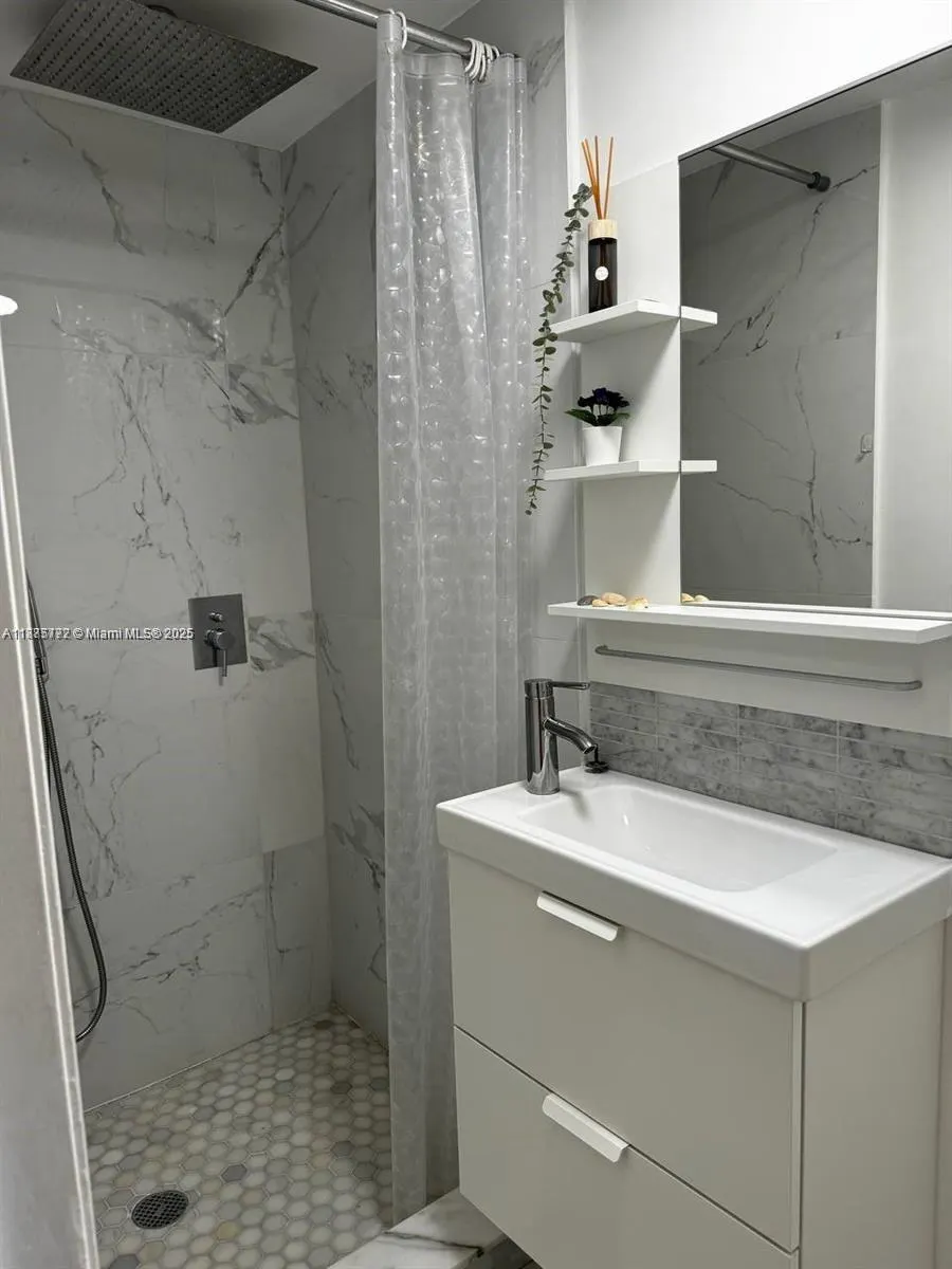 1001 Three Islands Blvd, #31