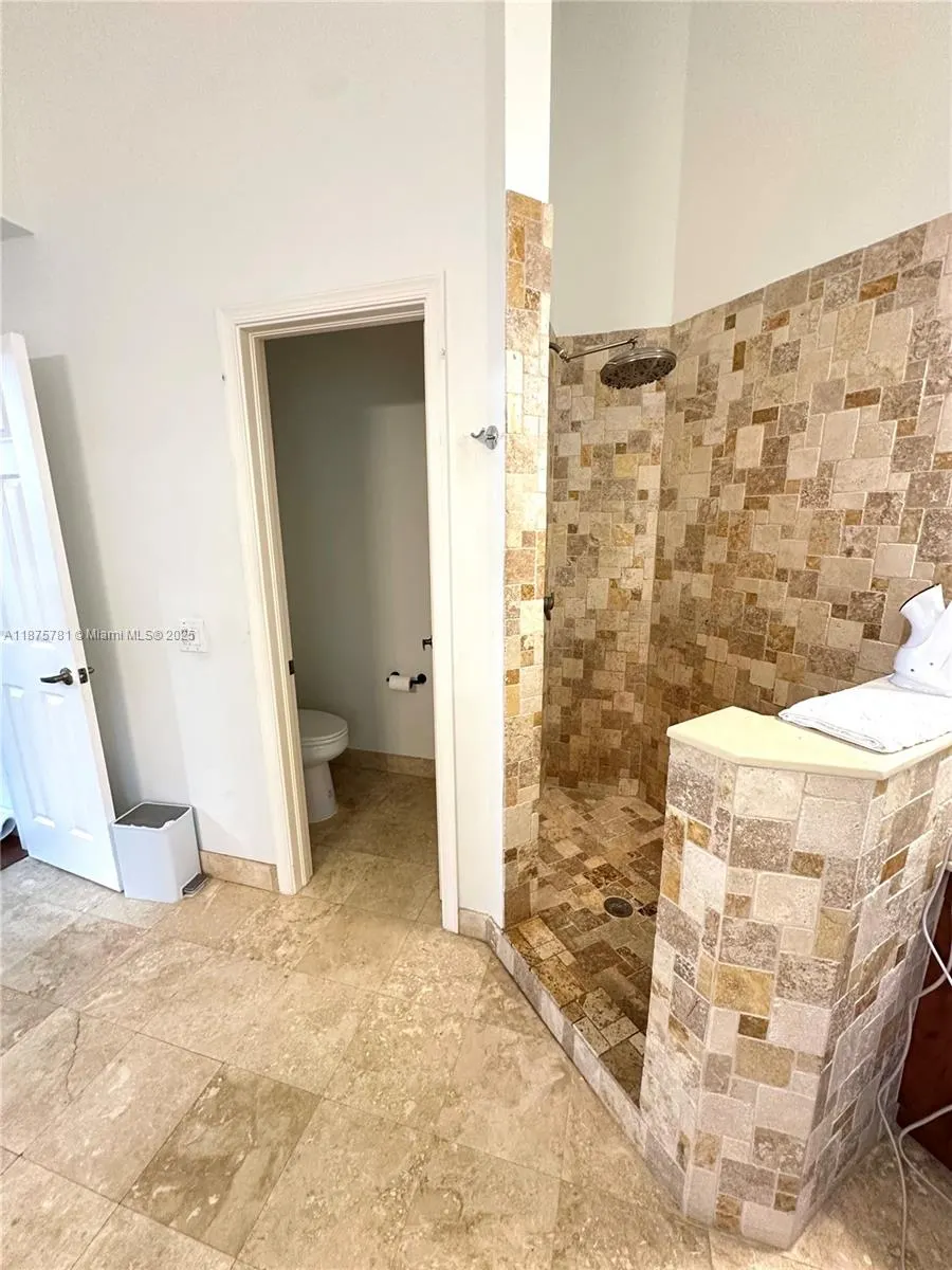 656 Verona Pl