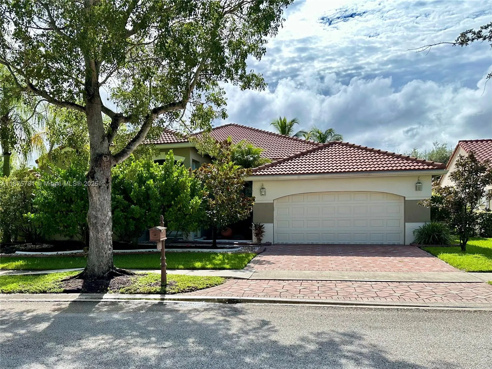 656 Verona Pl