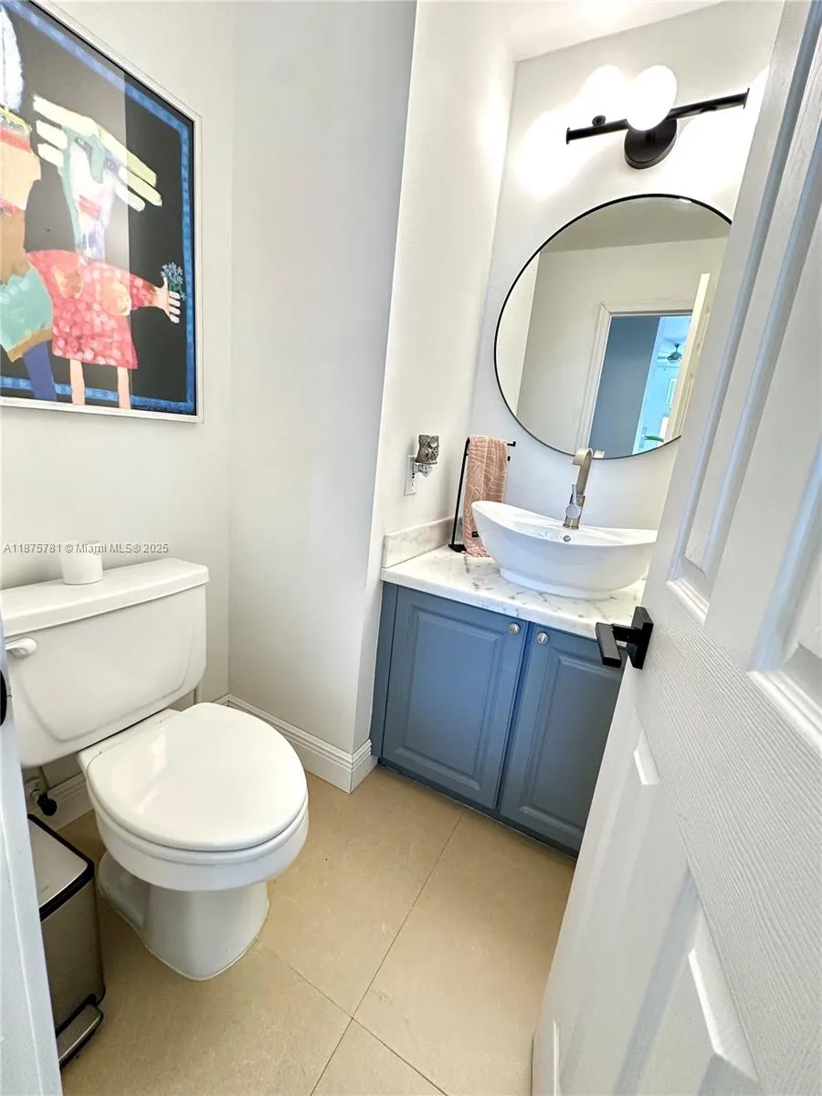 656 Verona Pl