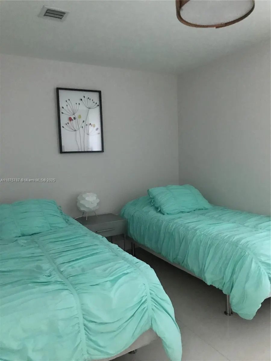 253 NE 2nd St, #3503