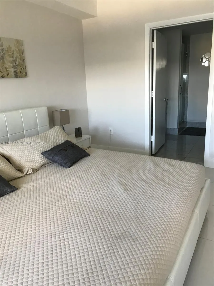 253 NE 2nd St, #3503