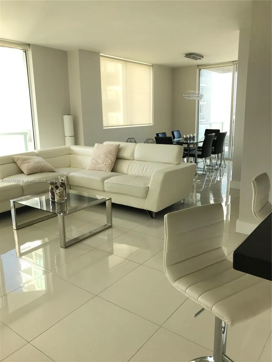 253 NE 2nd St, #3503