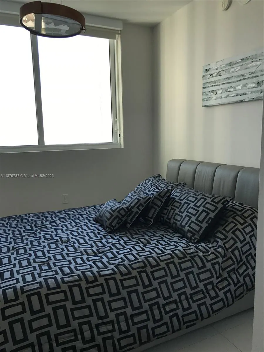 253 NE 2nd St, #3503