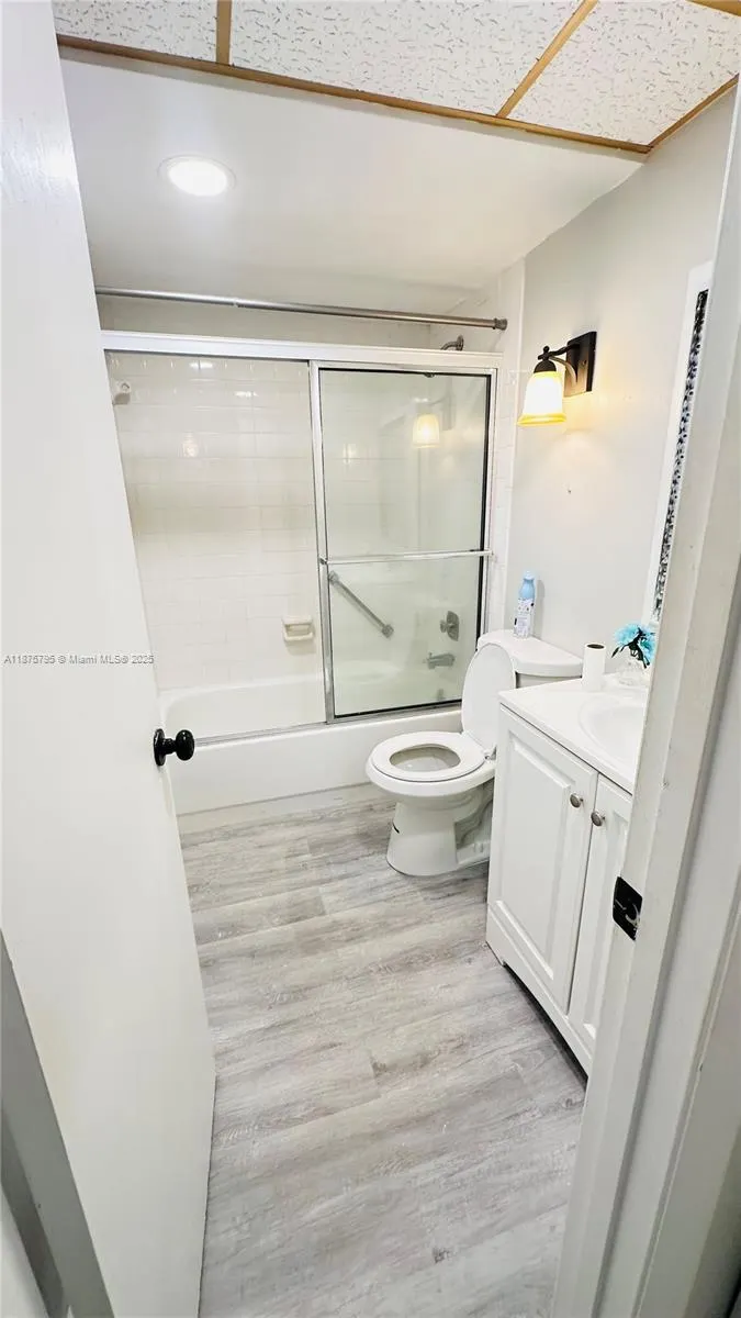 7100 NW 17, #111