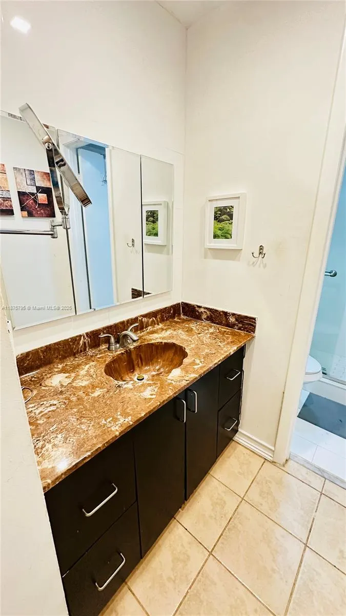 7100 NW 17, #111