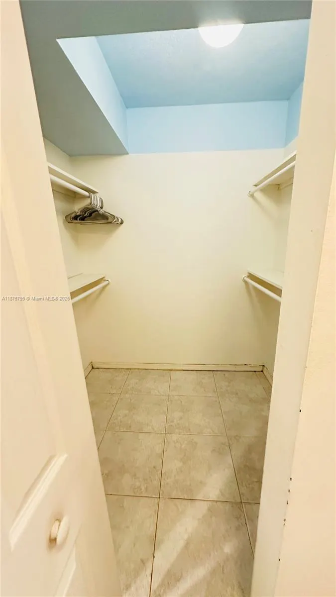 7100 NW 17, #111