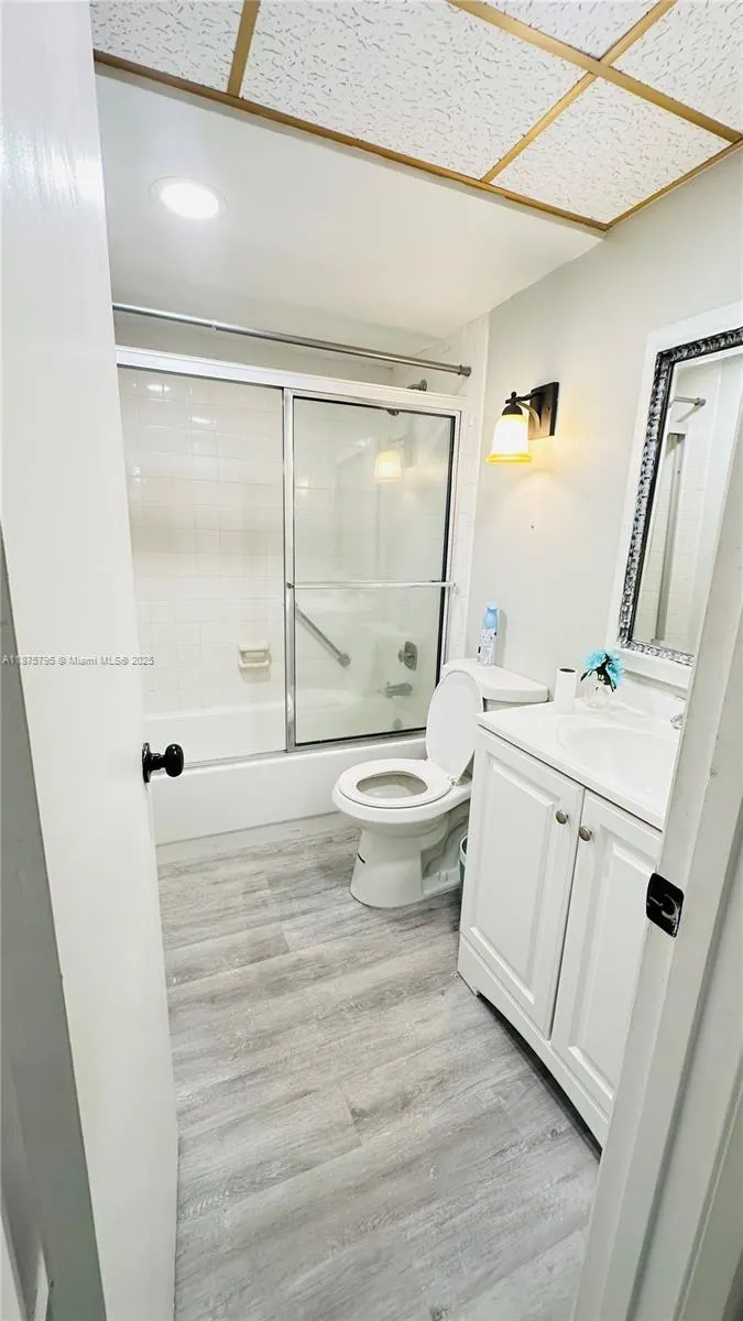 7100 NW 17, #111
