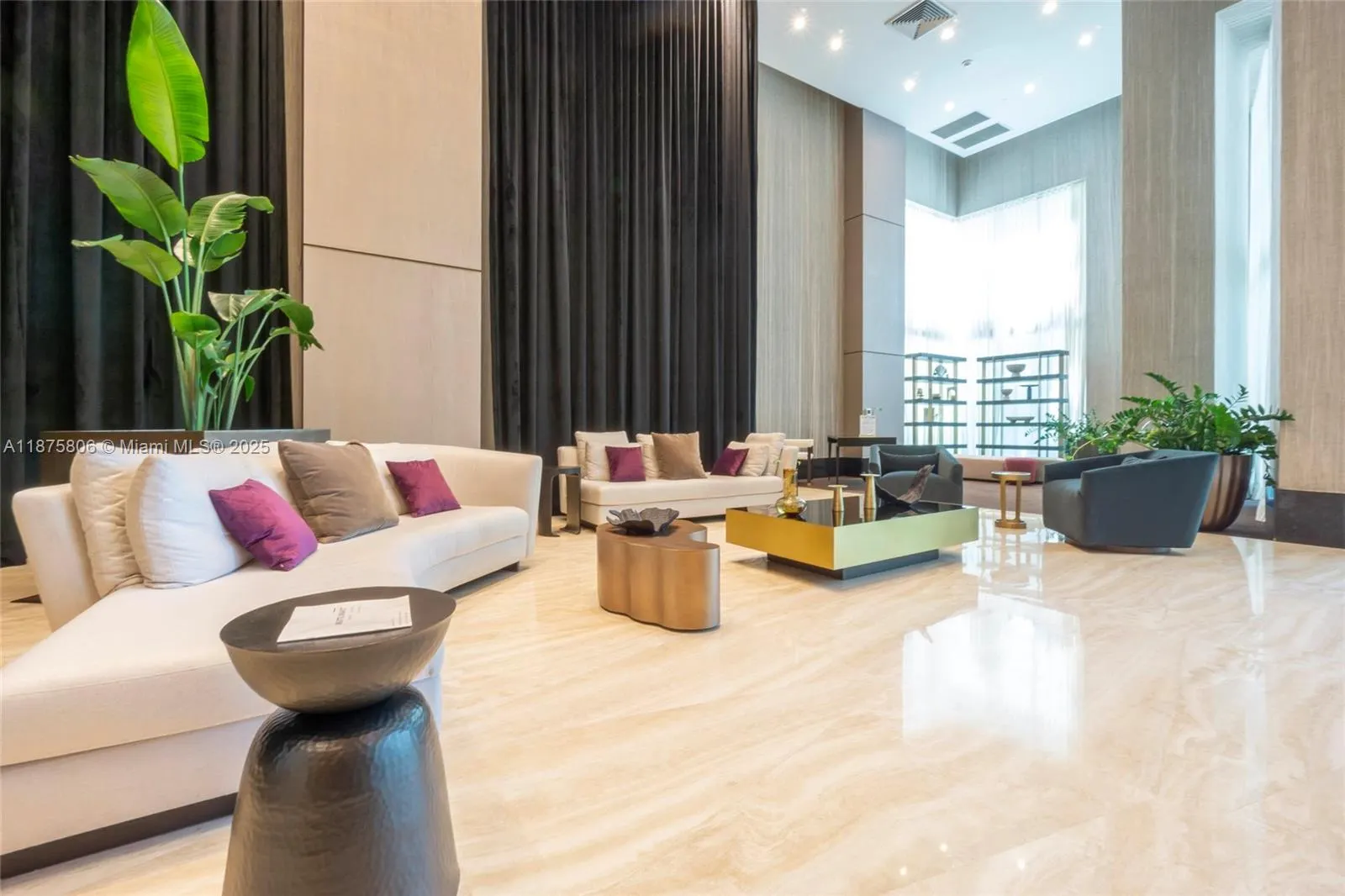 951 Brickell Ave, #1010