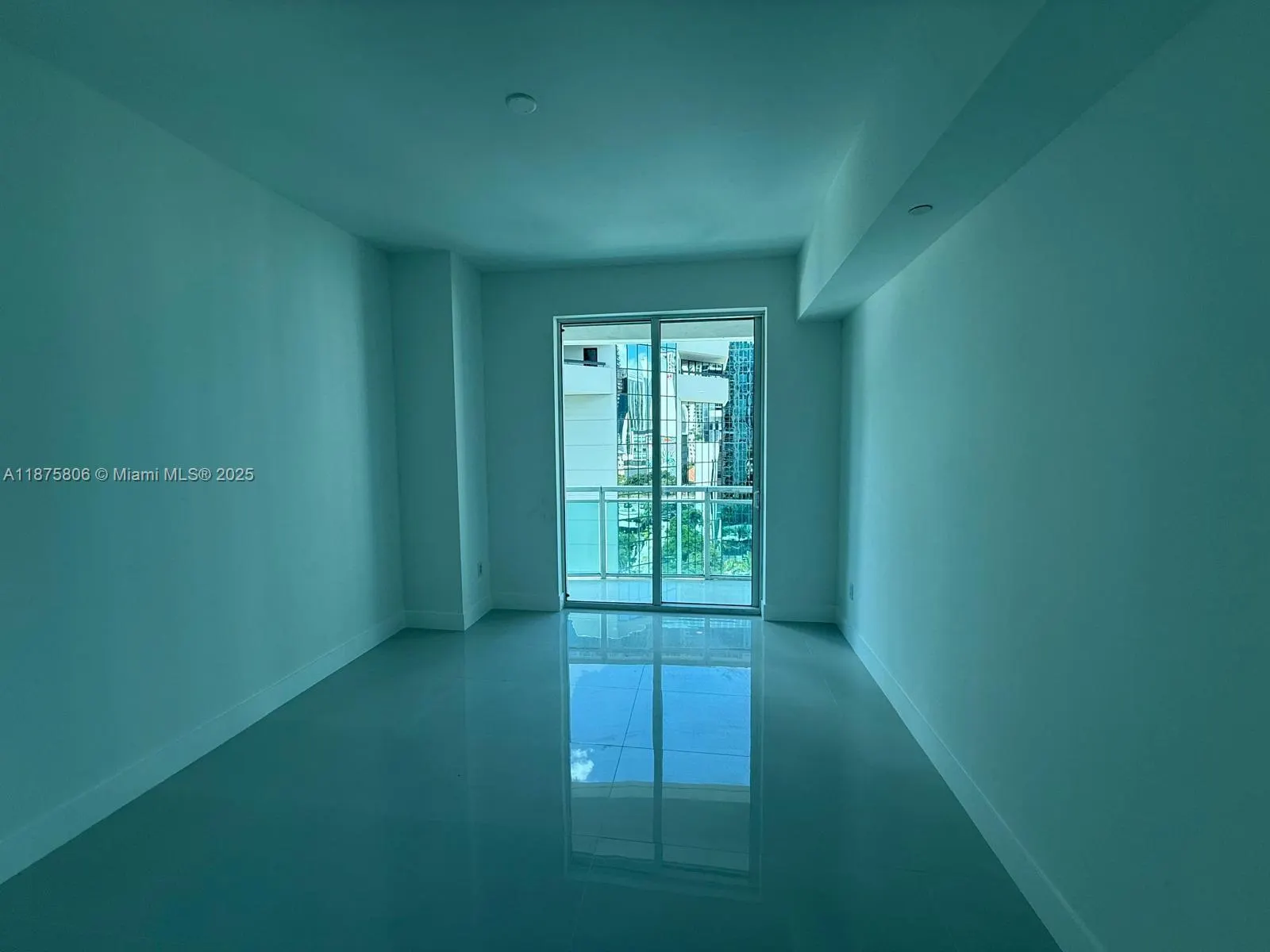 951 Brickell Ave, #1010