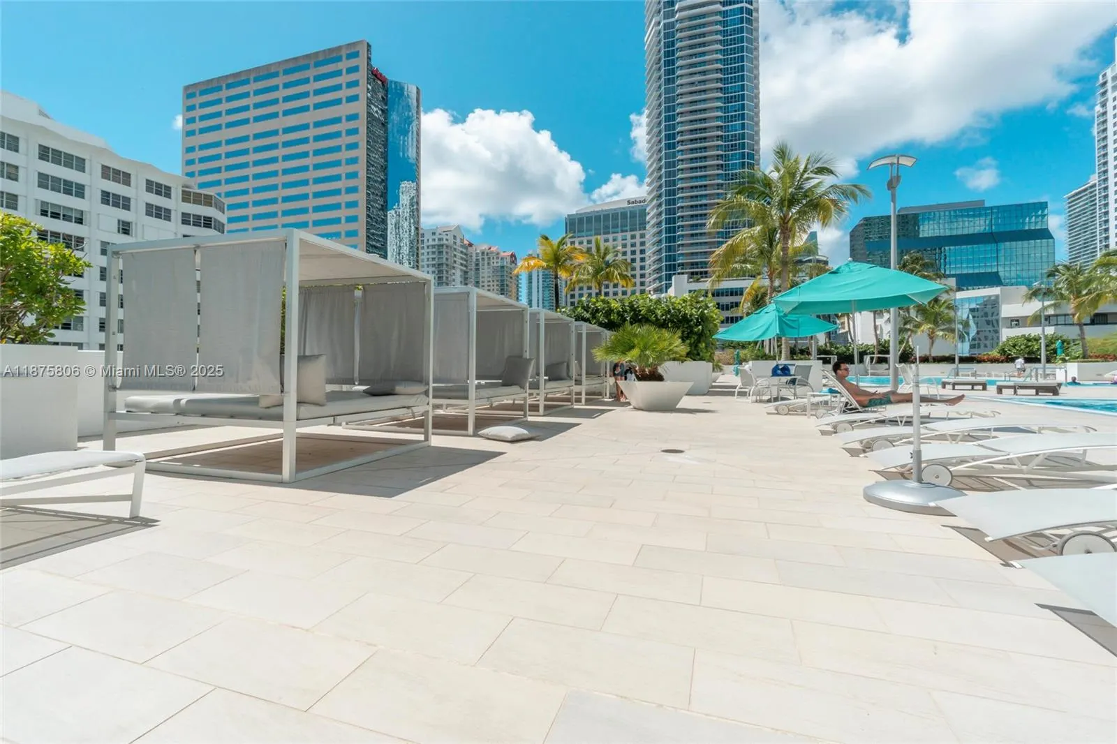 951 Brickell Ave, #1010