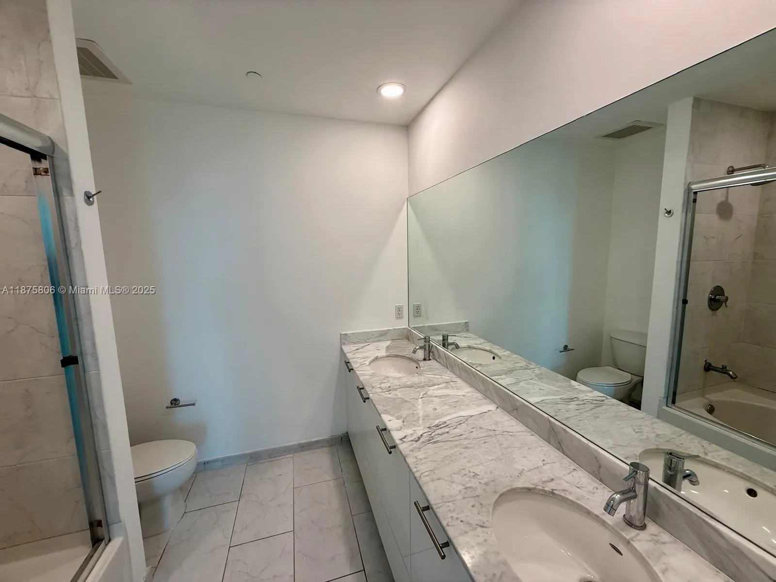 951 Brickell Ave, #1010