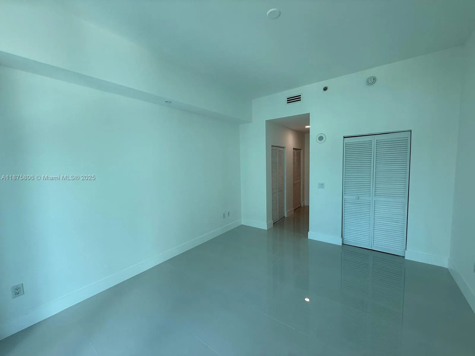 951 Brickell Ave, #1010