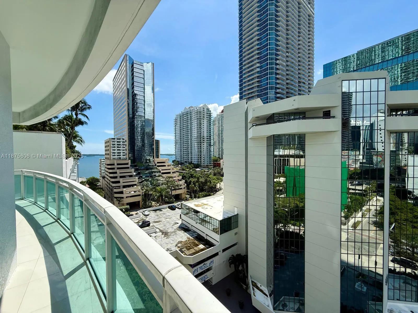 951 Brickell Ave, #1010