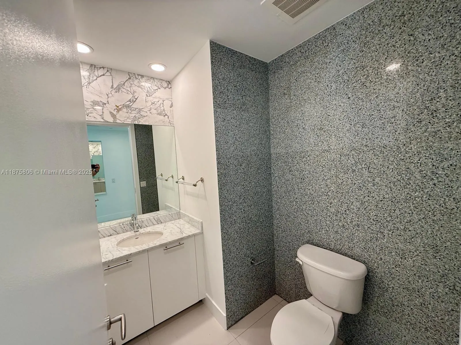 951 Brickell Ave, #1010