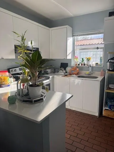 1258 Marseille Dr, #4