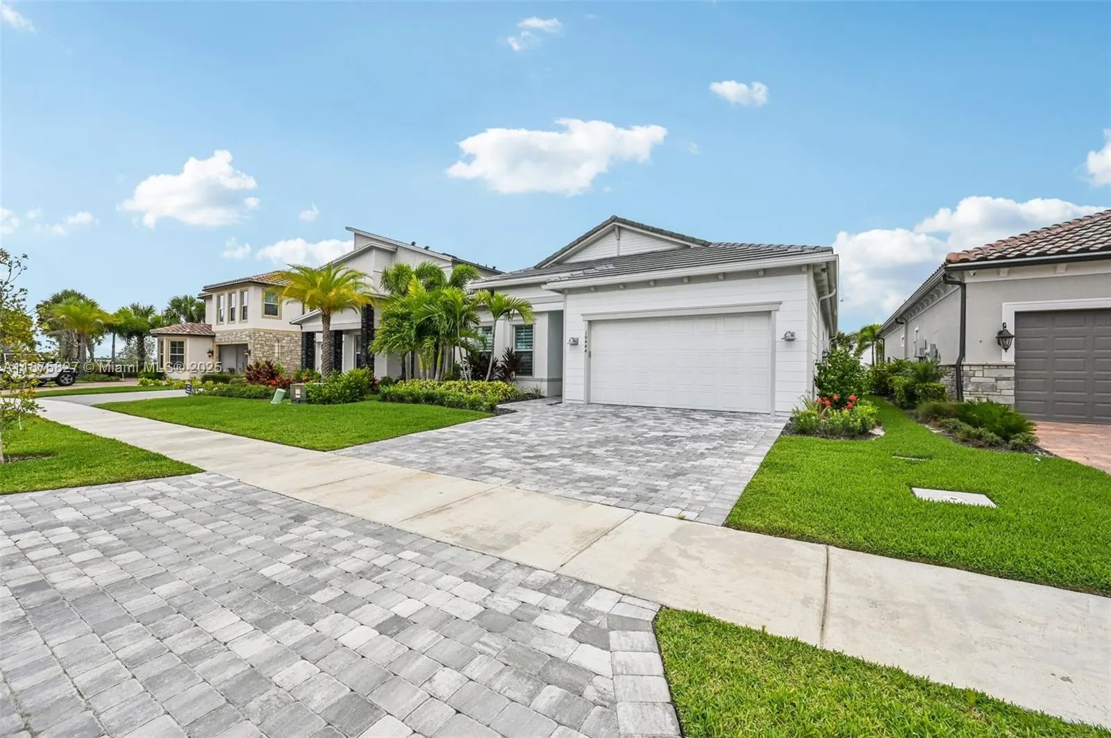 10444 Northbrook Cir