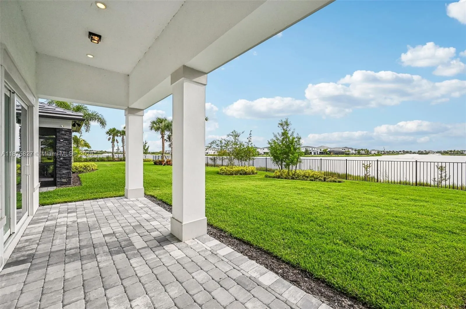 10444 Northbrook Cir