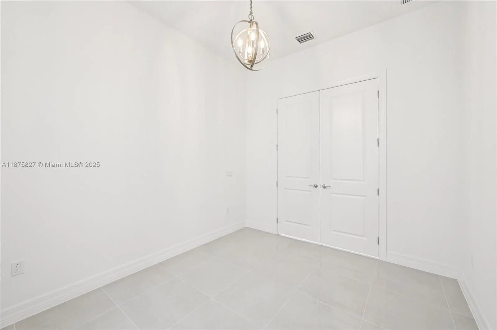 10444 Northbrook Cir