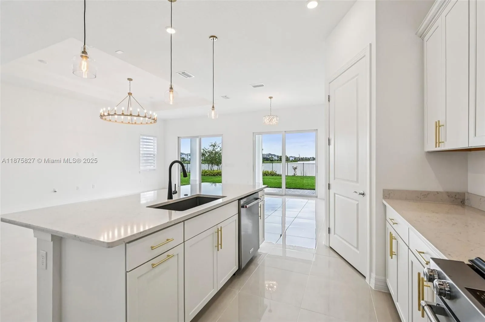 10444 Northbrook Cir