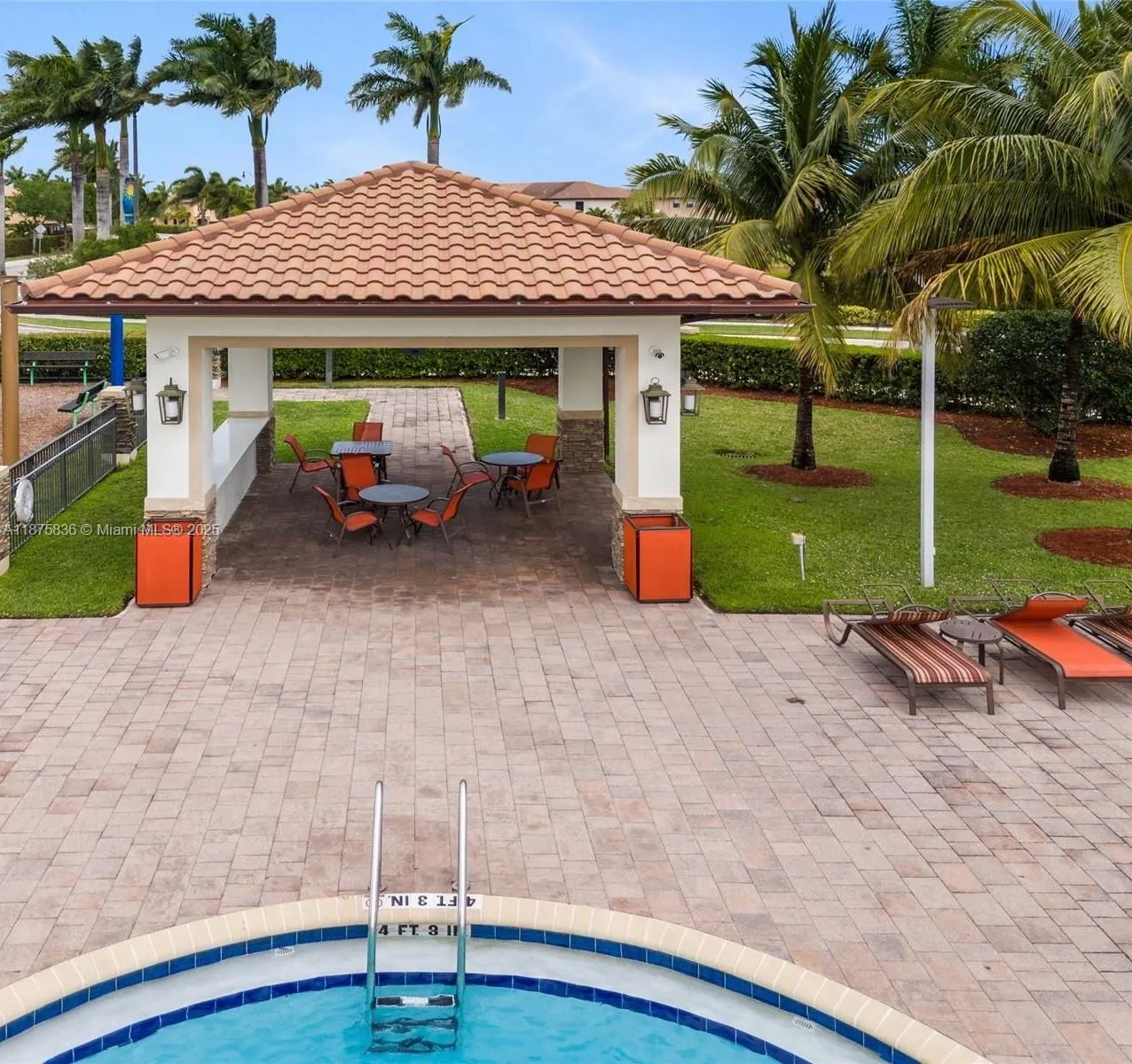 185 SE 34th PLACE, #185B