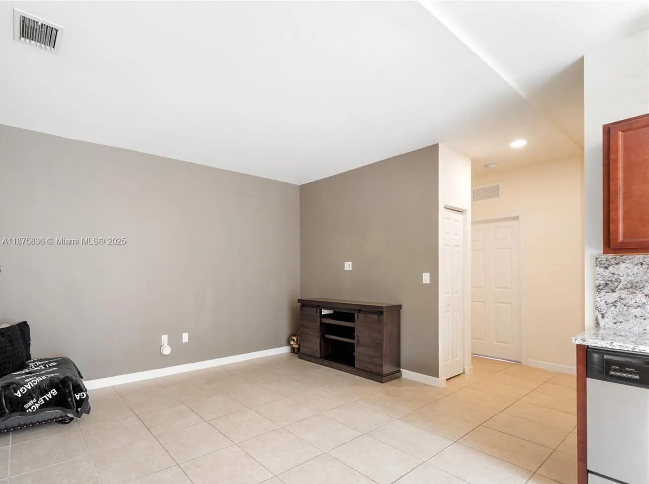 185 SE 34th PLACE, #185B