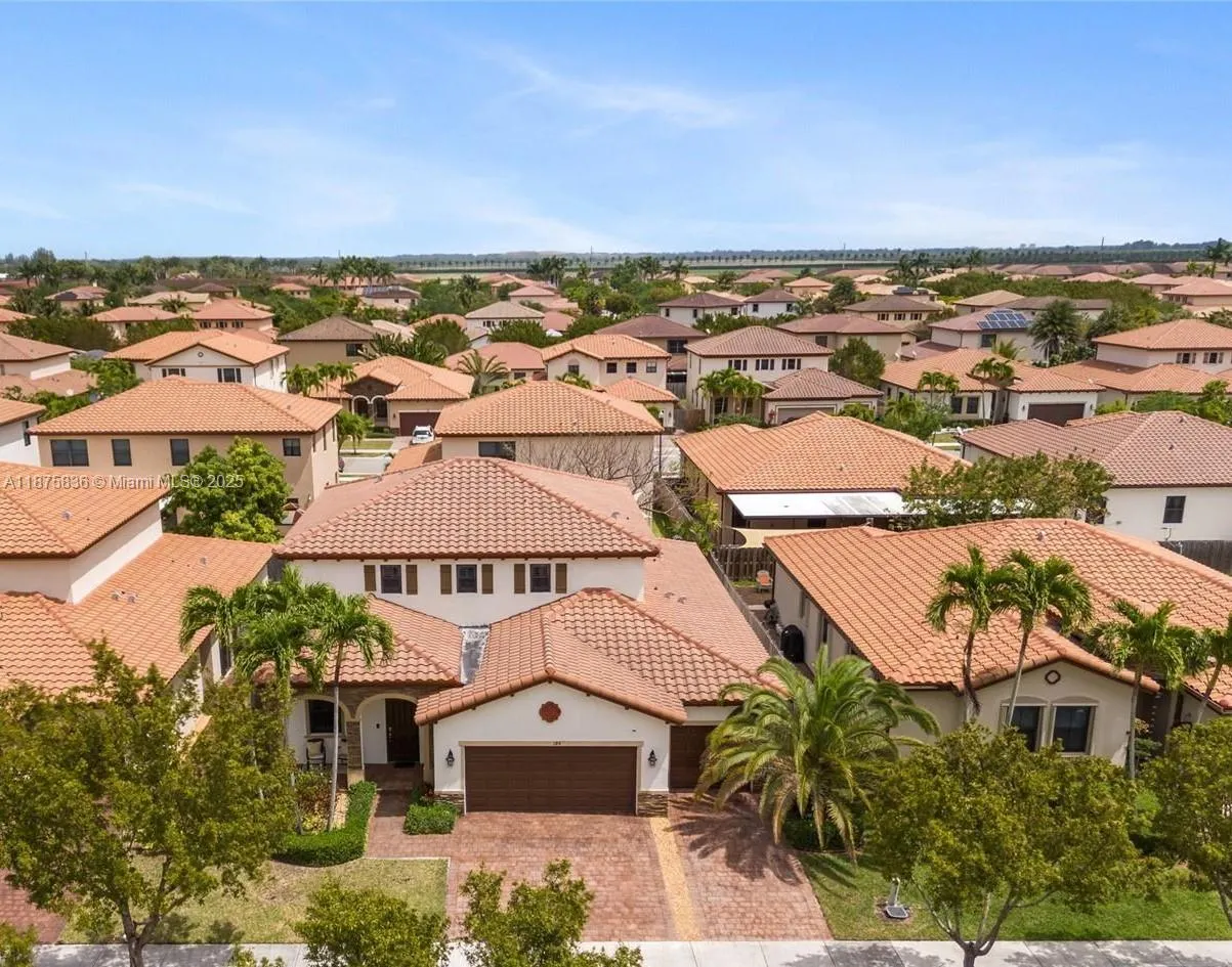 185 SE 34th PLACE, #185B