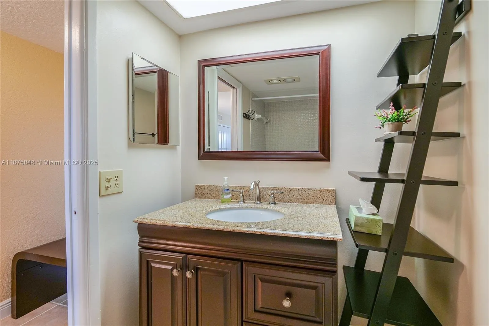 3091 N Course Dr, #707