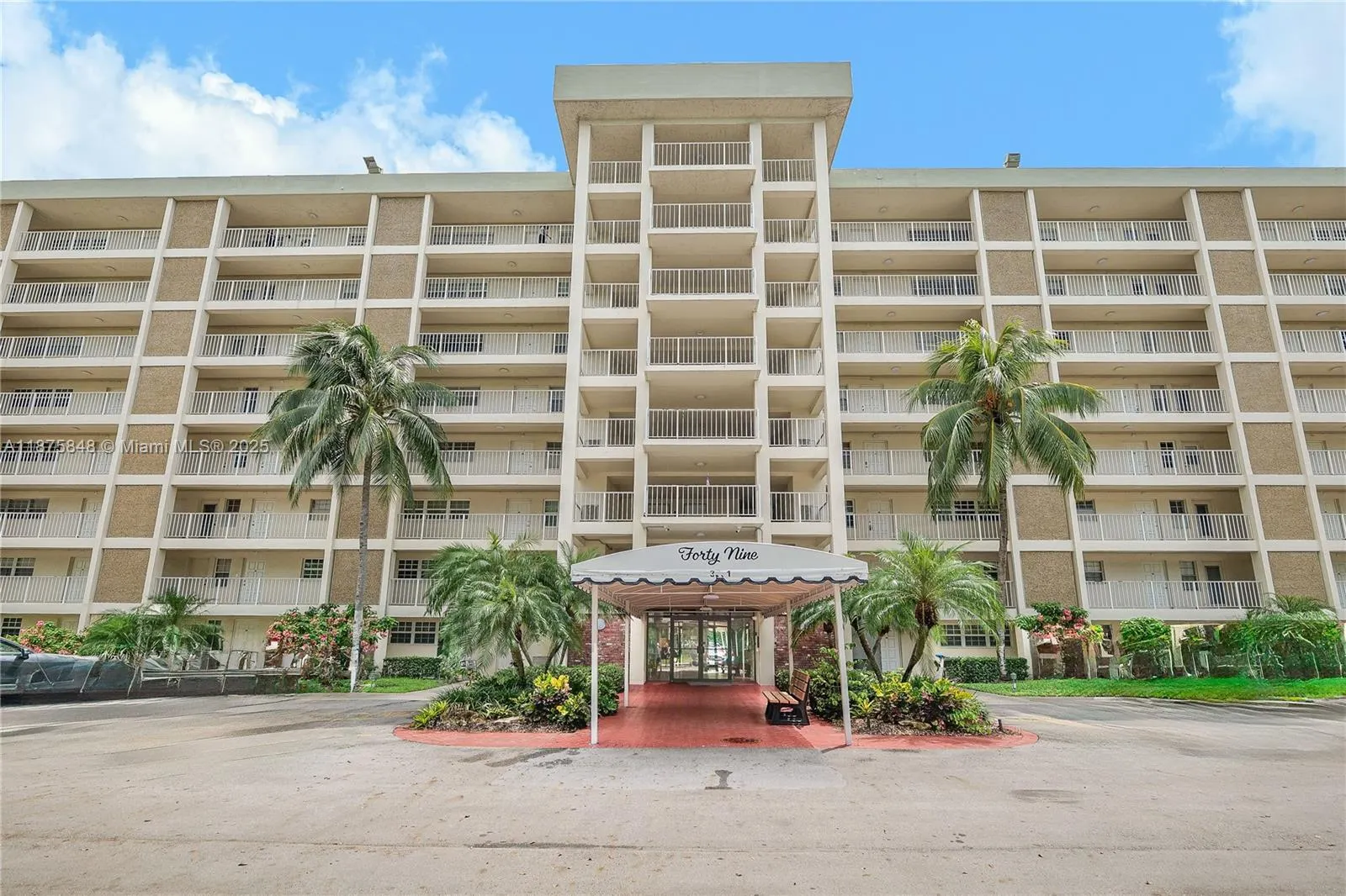 3091 N Course Dr, #707