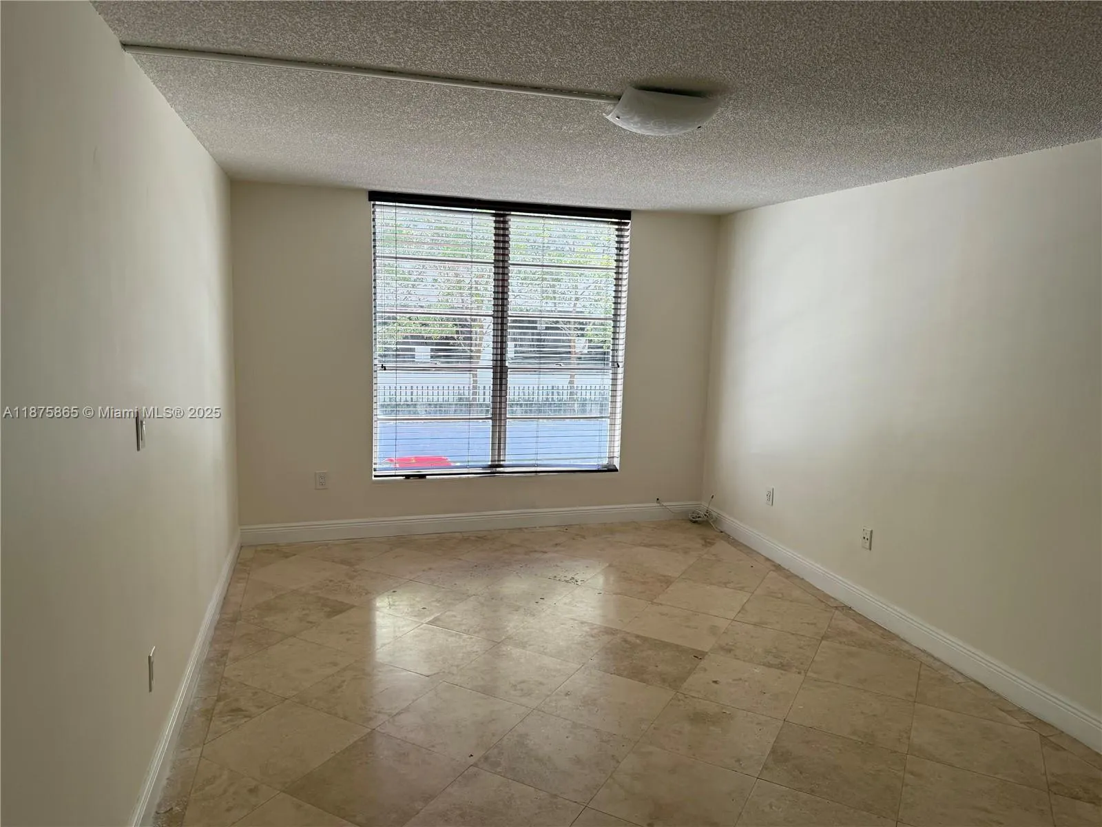 210 SW 11th St, #208