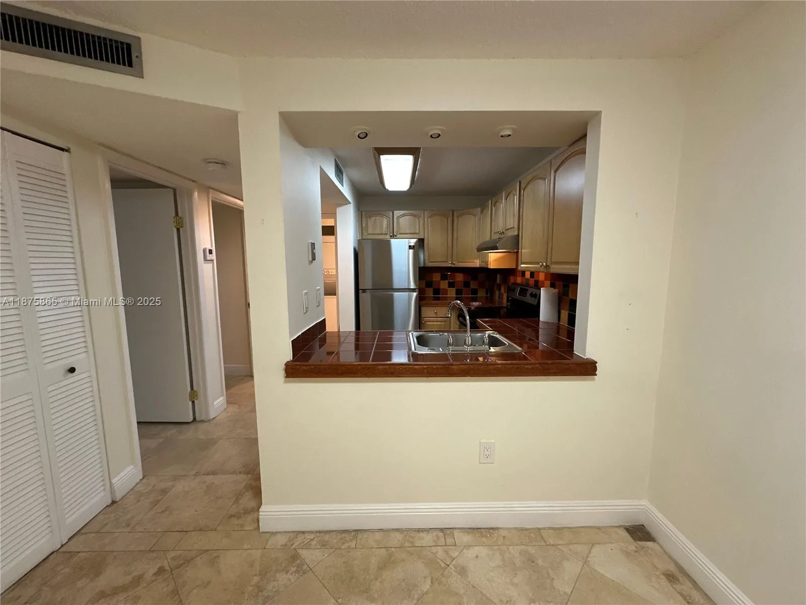 210 SW 11th St, #208