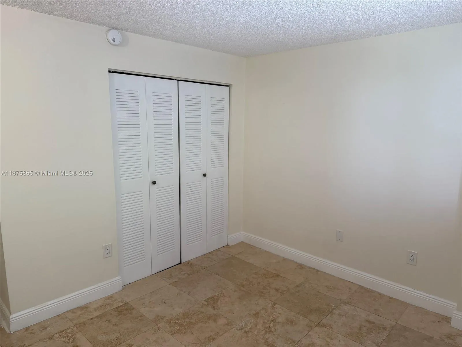 210 SW 11th St, #208