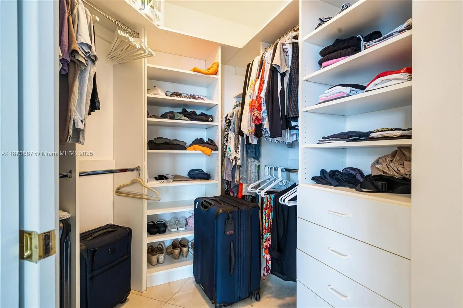 4779 Collins Ave, #2305