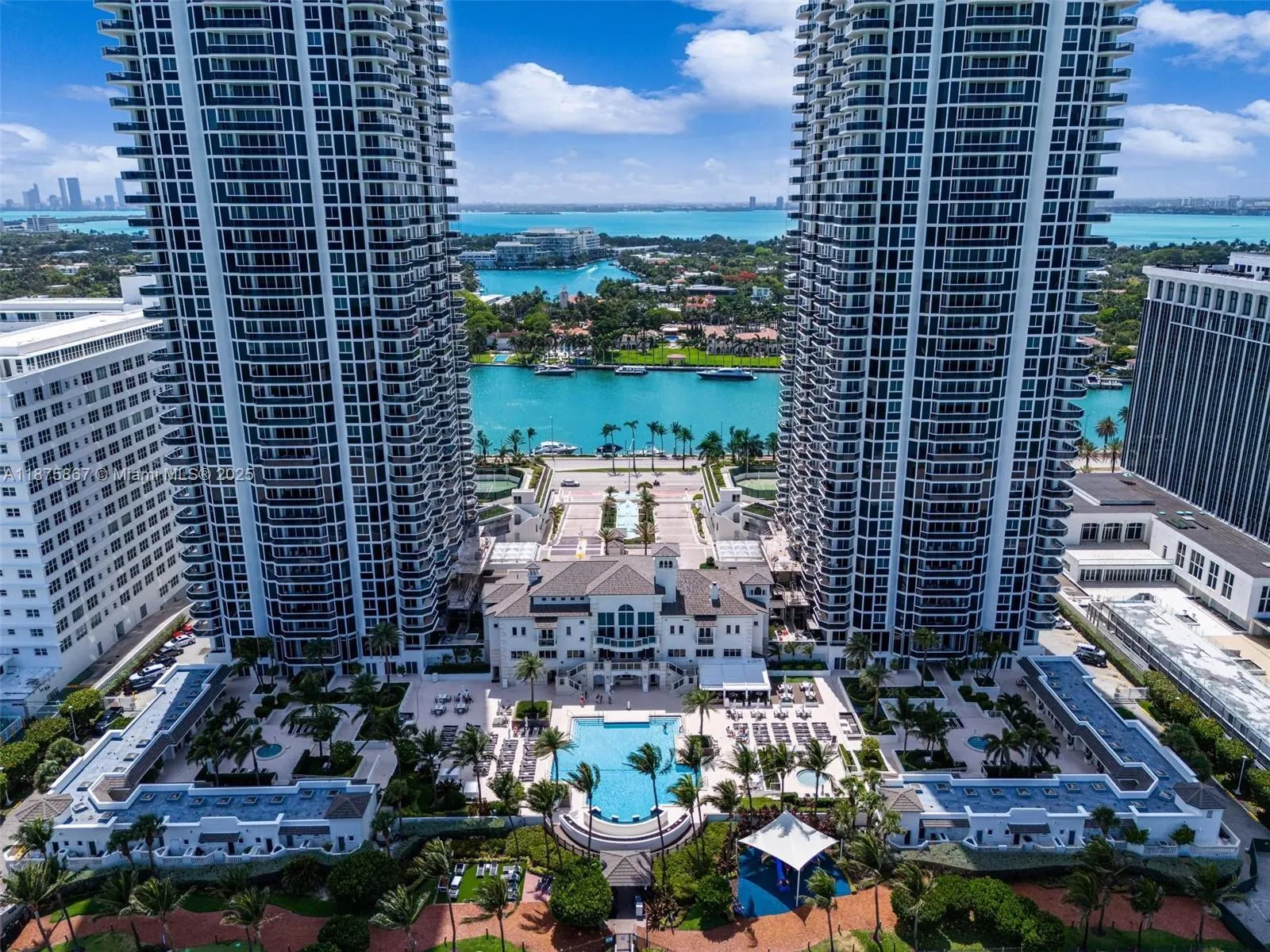 4779 Collins Ave, #2305