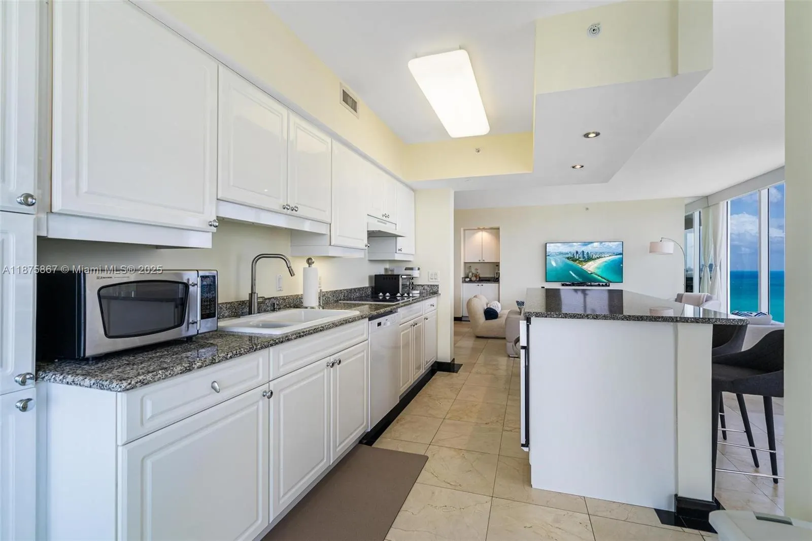 4779 Collins Ave, #2305