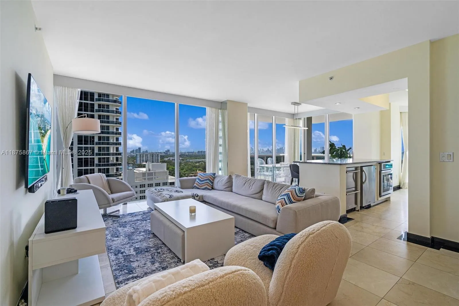 4779 Collins Ave, #2305
